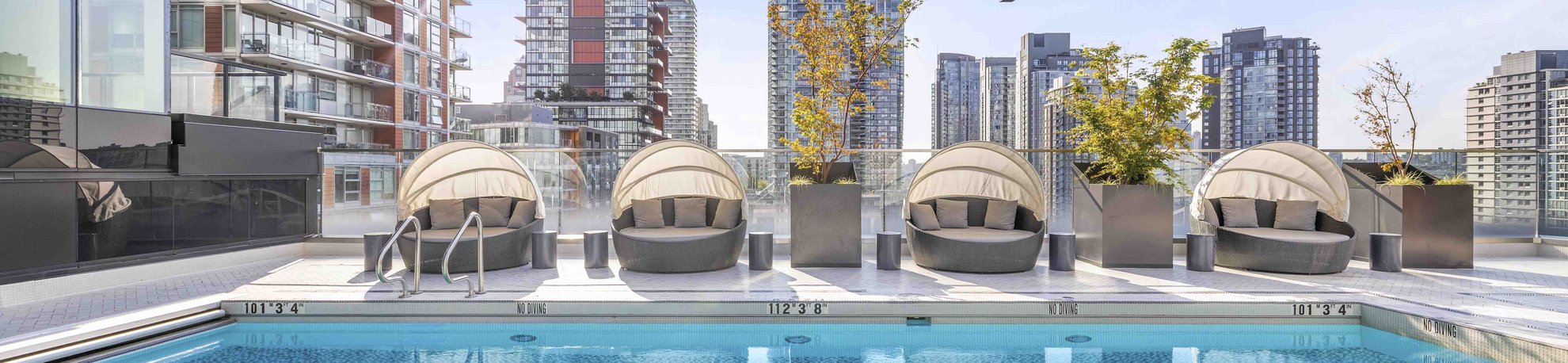 vancouver_level_howe_outdoor_pool